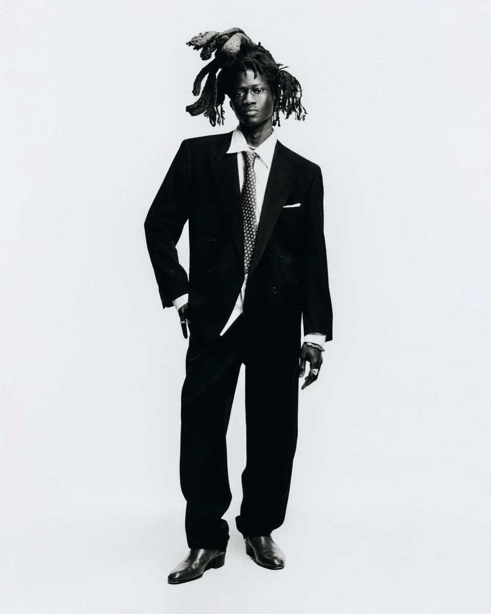 dg_210225_unprint_16_043_final_print_01_border_copyright_darren_gwynn